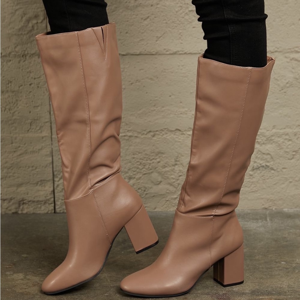 NEW QUPID Retro 60s Go Go Style Vegan Leather Knee High Heeled Boots in Mocha - Picture 3 of 5